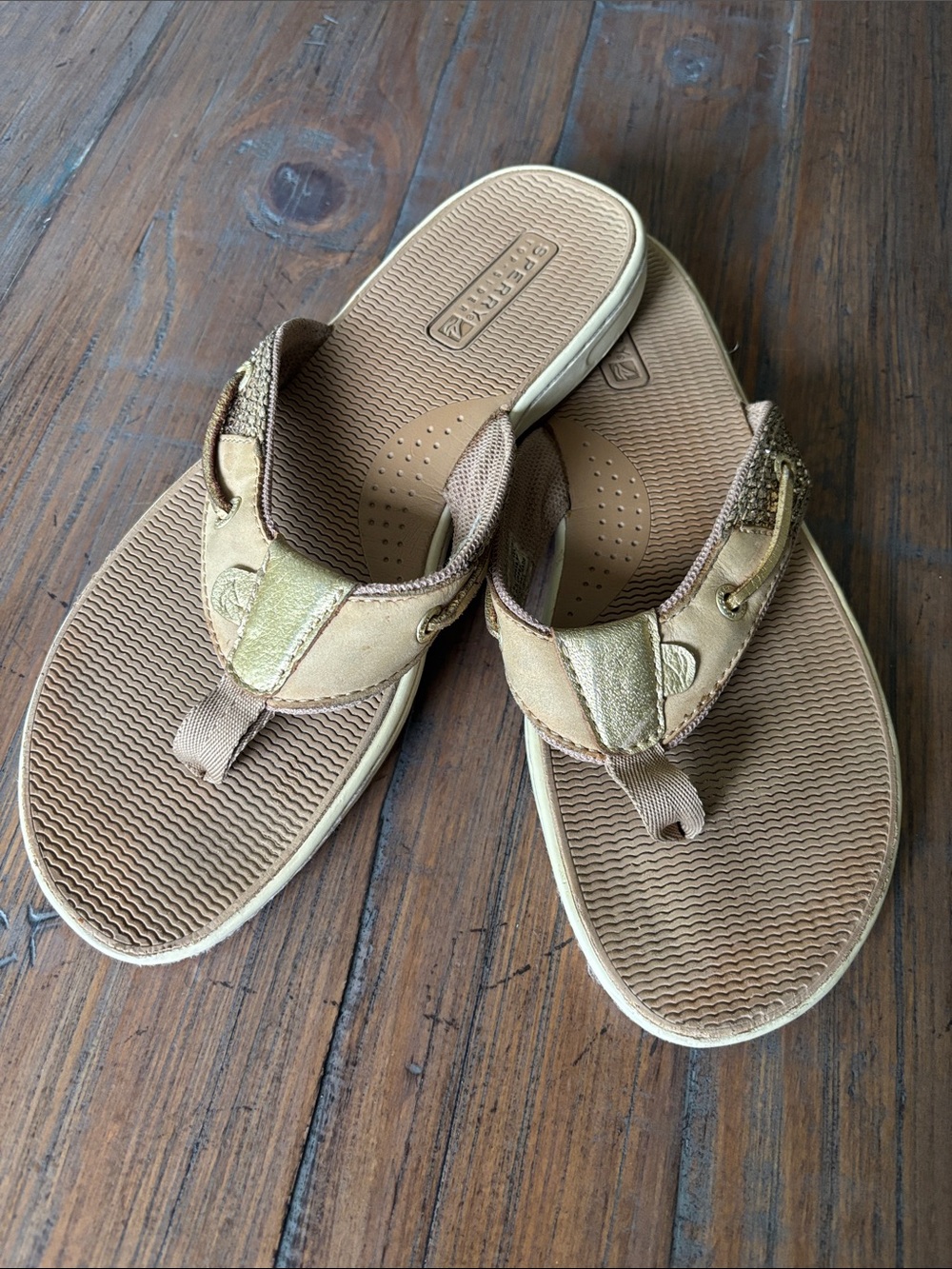 Sperry size 9 Seafish gold and tan sandals